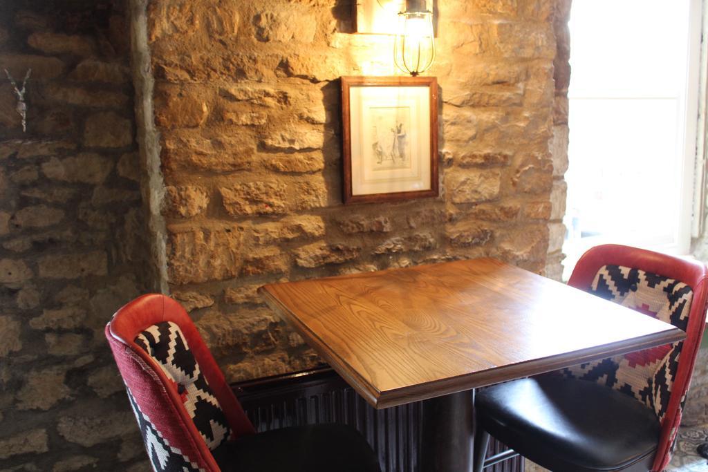 מלון The Woodstock Arms מראה חיצוני תמונה
